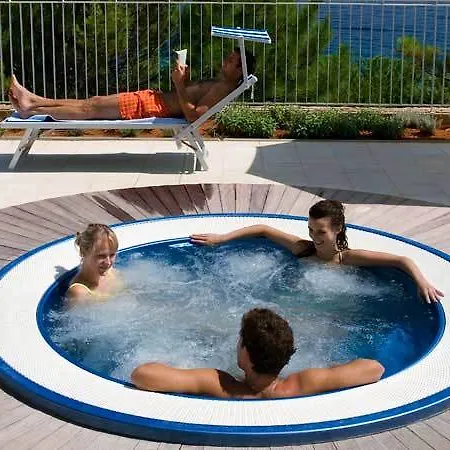 Valamar Bellevue 호텔 4*