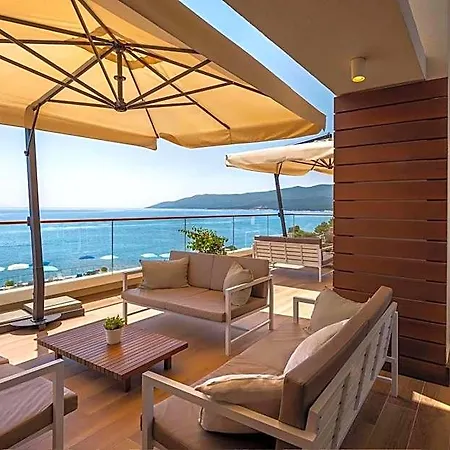 Отель Valamar Bellevue