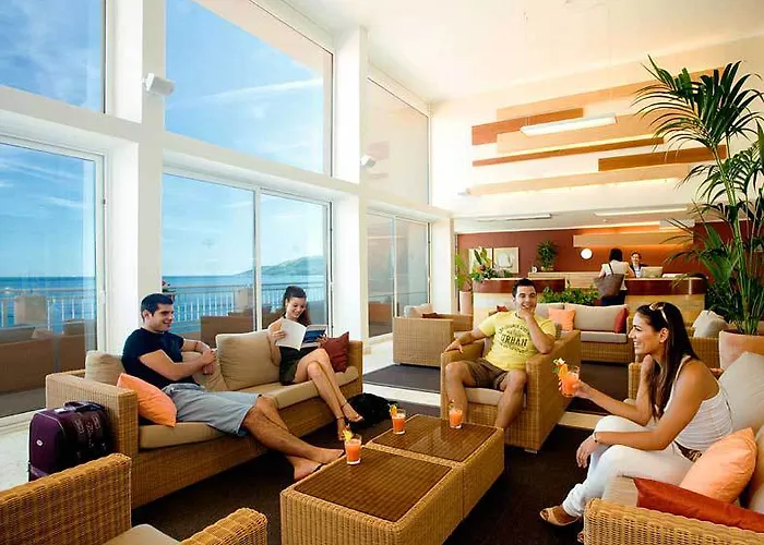 Valamar Bellevue Szálloda